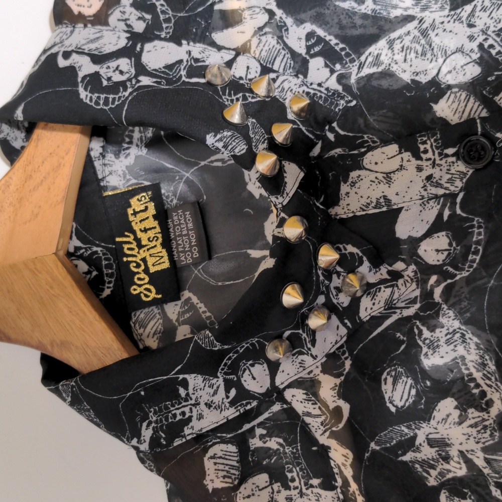 Social Misfits Shear Skulls Studded Collar Button Up Top